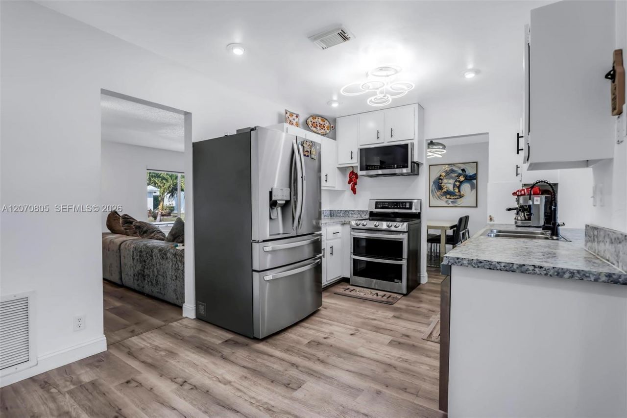 6810 NW 74th Pl , Tamarac, FL 33321 Photo