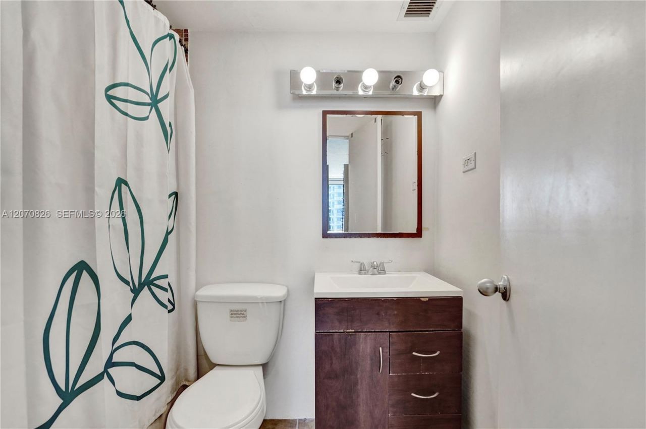 2451 Brickell Ave , Unit 8E, Miami, FL 33129 Photo