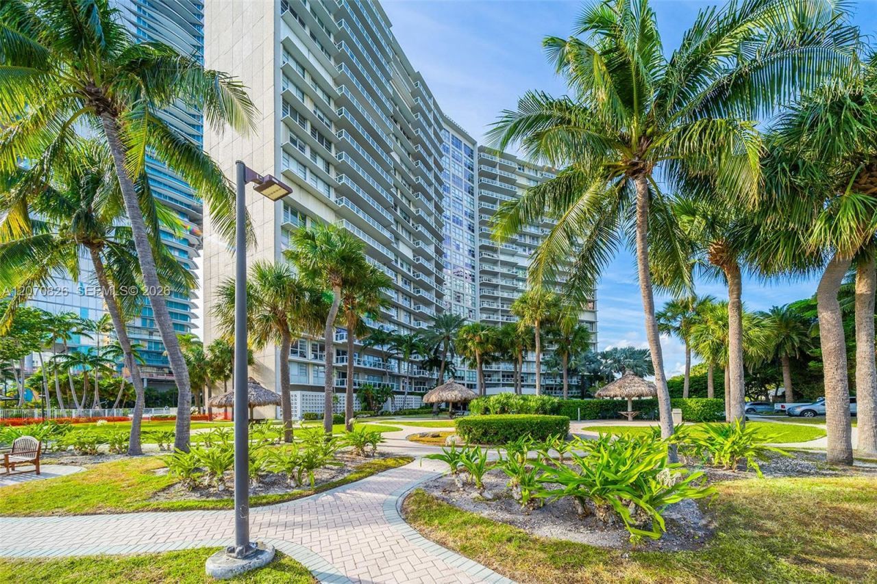 2451 Brickell Ave , Unit 8E, Miami, FL 33129 Photo