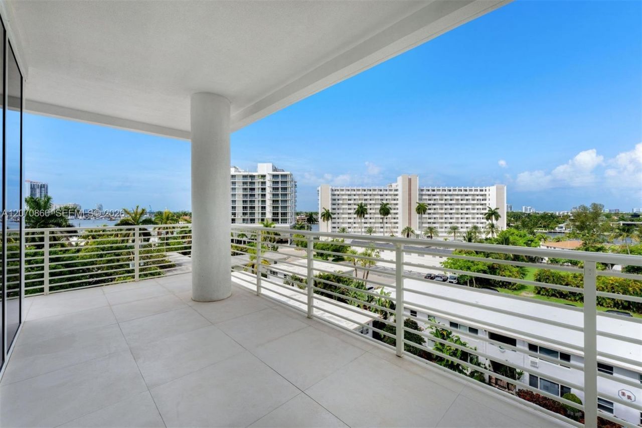 527 Orton Ave , Unit 903, Fort Lauderdale, FL 33304 Photo