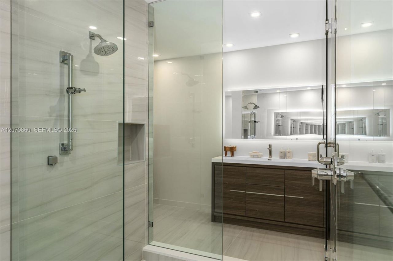 527 Orton Ave , Unit 903, Fort Lauderdale, FL 33304 Photo