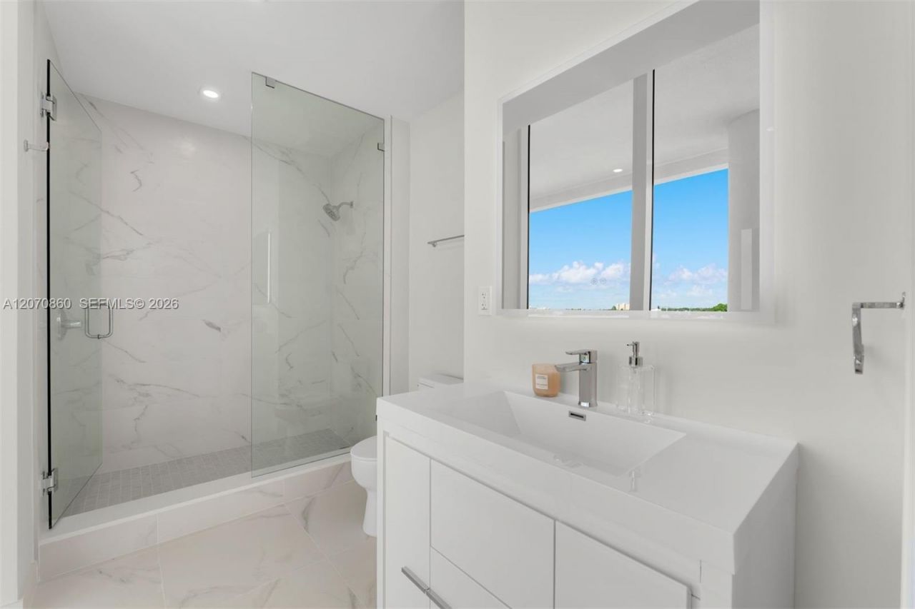 527 Orton Ave , Unit 903, Fort Lauderdale, FL 33304 Photo