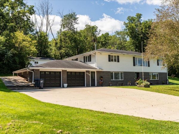 805 Auburn Avenue S, Lanesboro, MN 55949