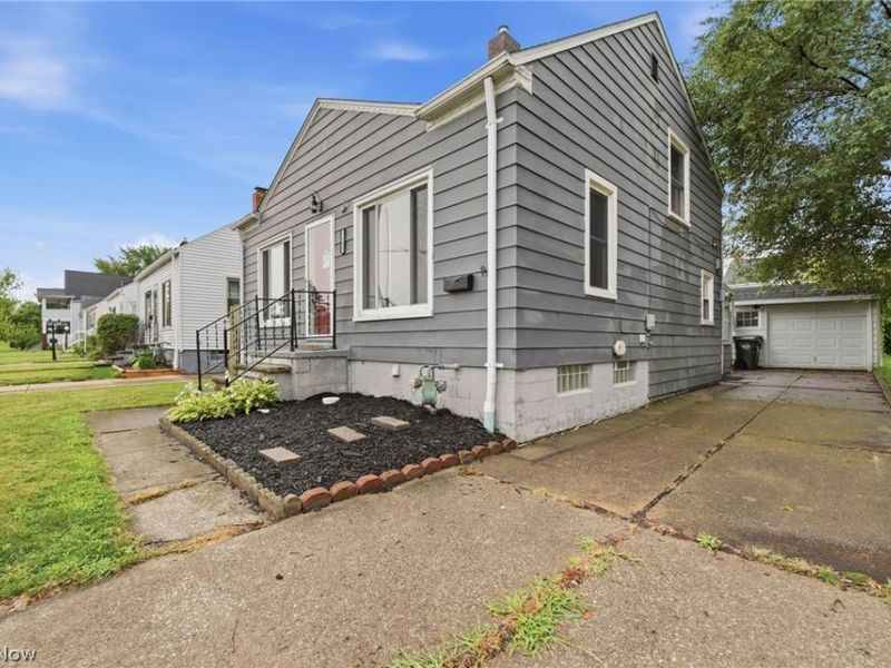 7103 Velma Avenue, Parma, OH 44129 Photo 4