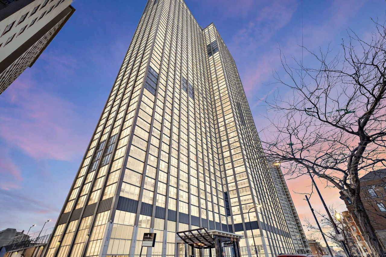 655 W Irving Park Road, Unit 2701, Chicago, IL 60613 Main Photo