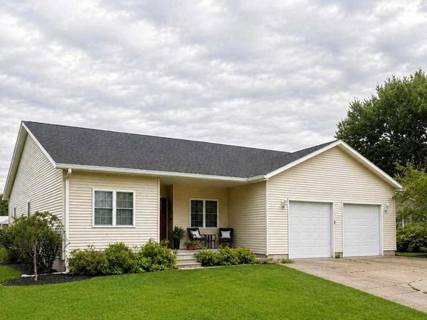 135 N Davis Street, Clinton, IN 47842
