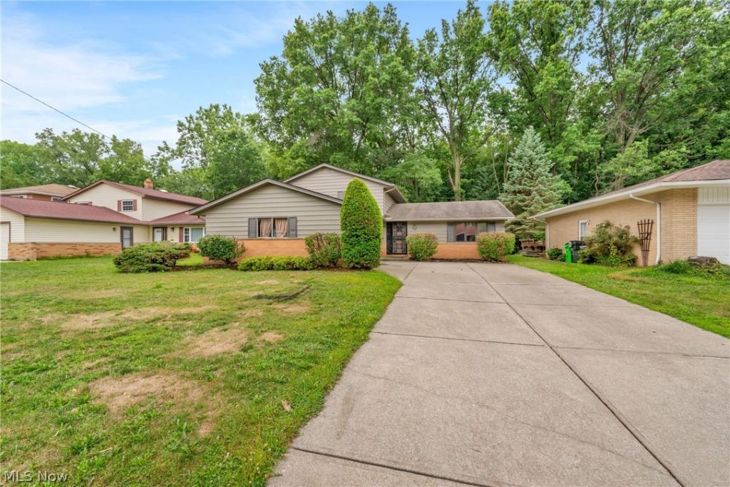 4554 Whitehall Drive, South Euclid, OH 44121 Main Photo