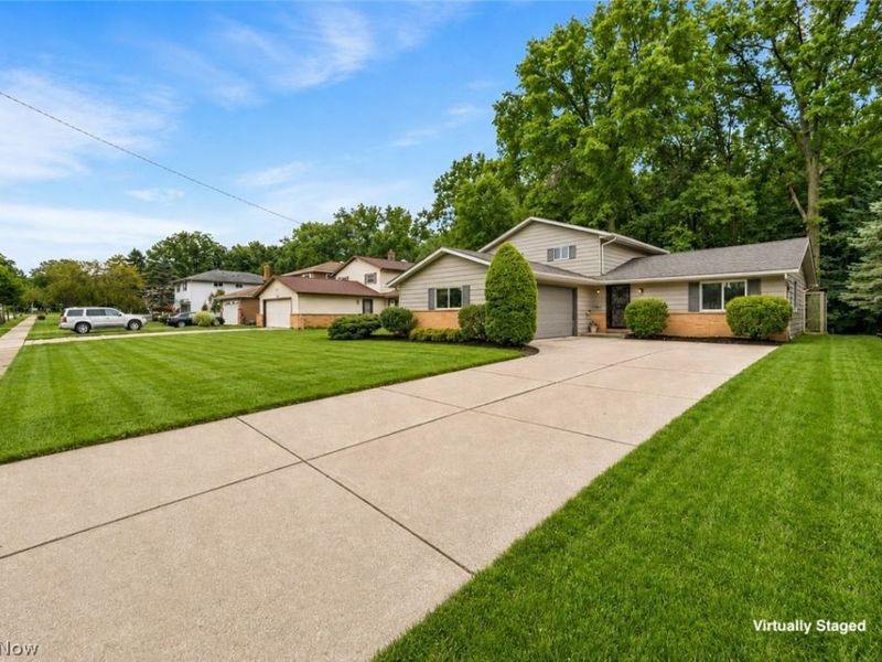 4554 Whitehall Drive, South Euclid, OH 44121 Photo 2