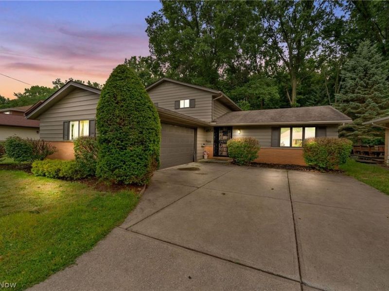 4554 Whitehall Drive, South Euclid, OH 44121 Photo 3
