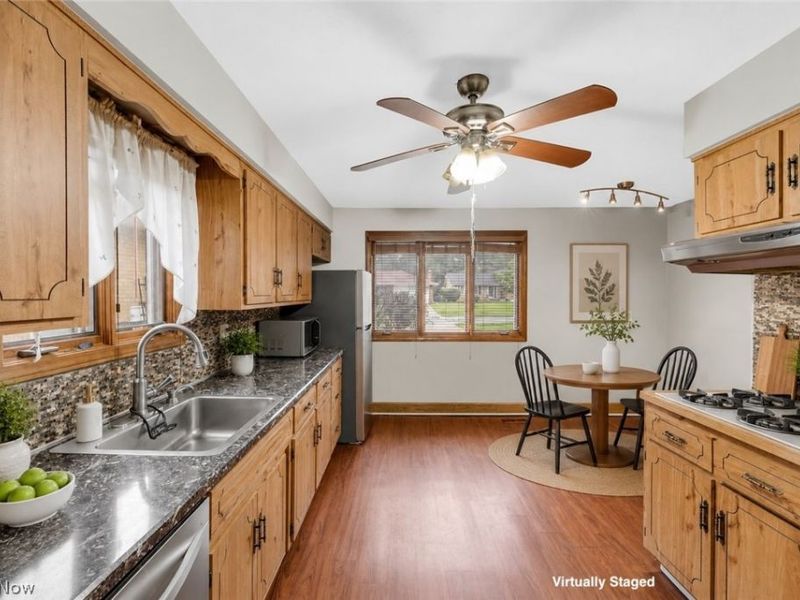 4554 Whitehall Drive, South Euclid, OH 44121 Photo 7