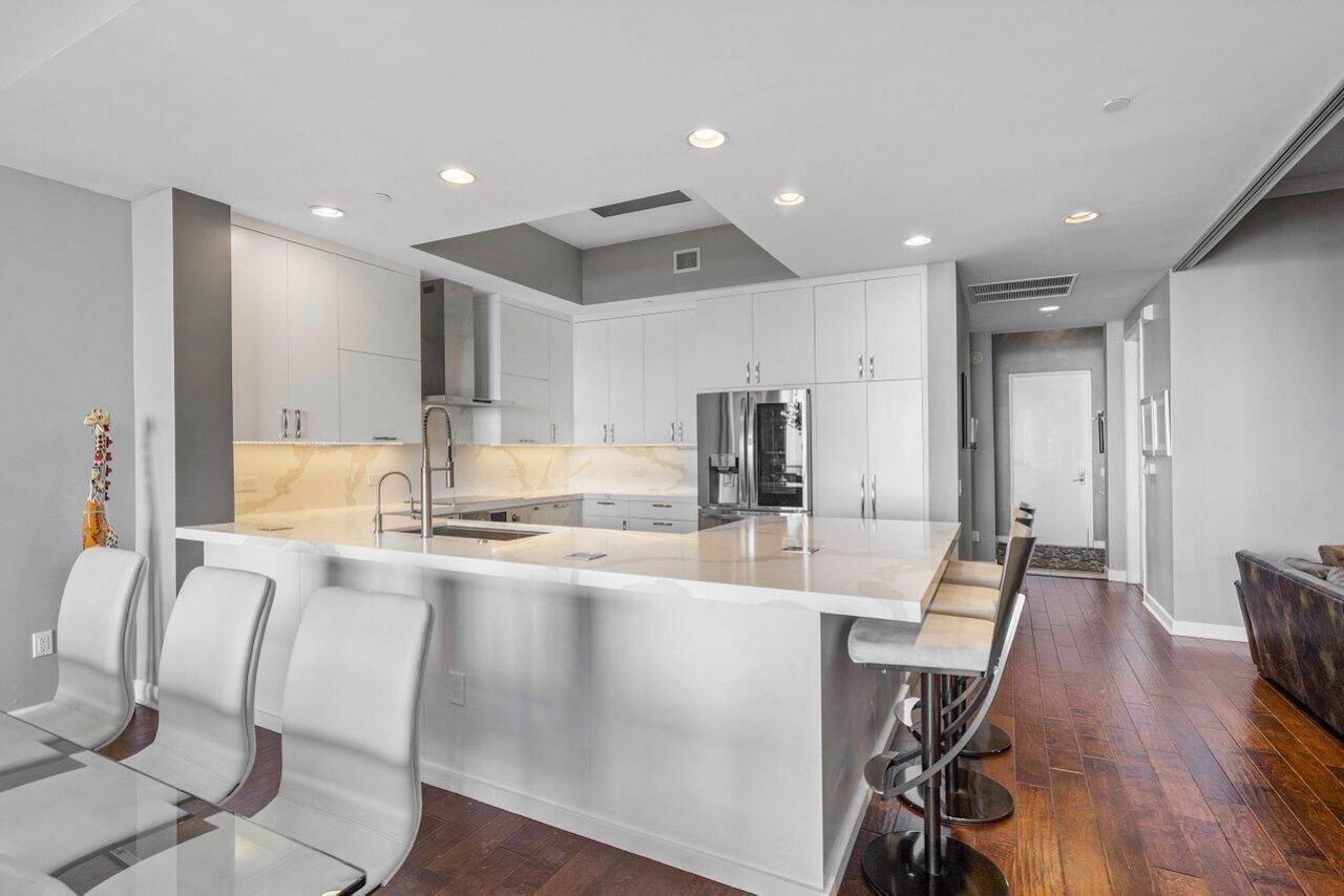 2640 Lake Shore Drive, Unit 2609, Riviera Beach, FL 33404 Photo