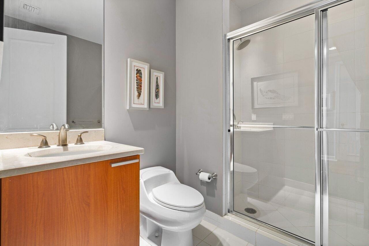 2640 Lake Shore Drive, Unit 2609, Riviera Beach, FL 33404 Photo
