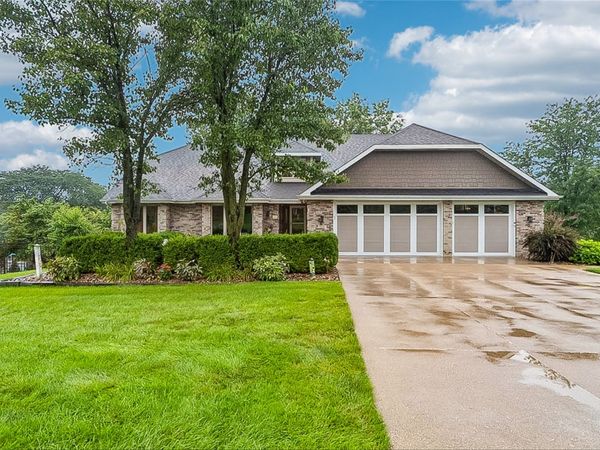 1601 S 43rd Street, West Des Moines, IA 50265