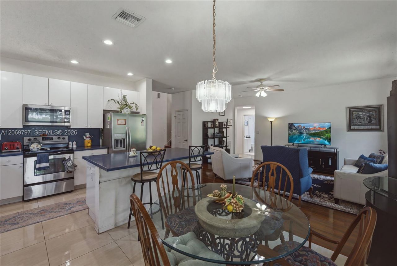 1268 NW 144th Ter, Pembroke Pines, FL 33028 Photo