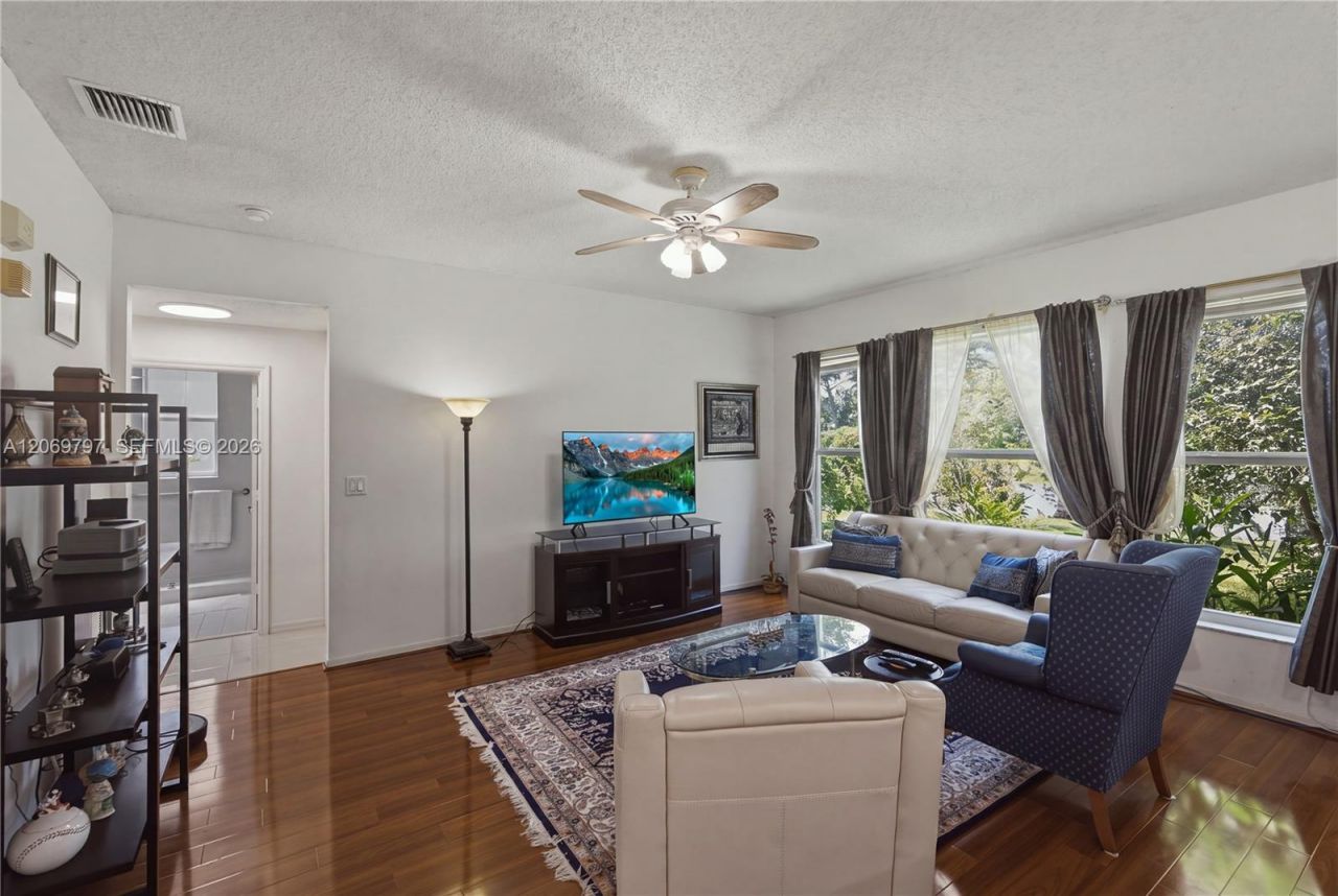 1268 NW 144th Ter, Pembroke Pines, FL 33028 Photo