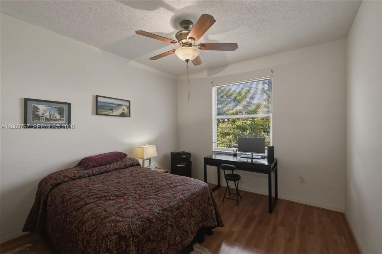 1268 NW 144th Ter, Pembroke Pines, FL 33028 Photo