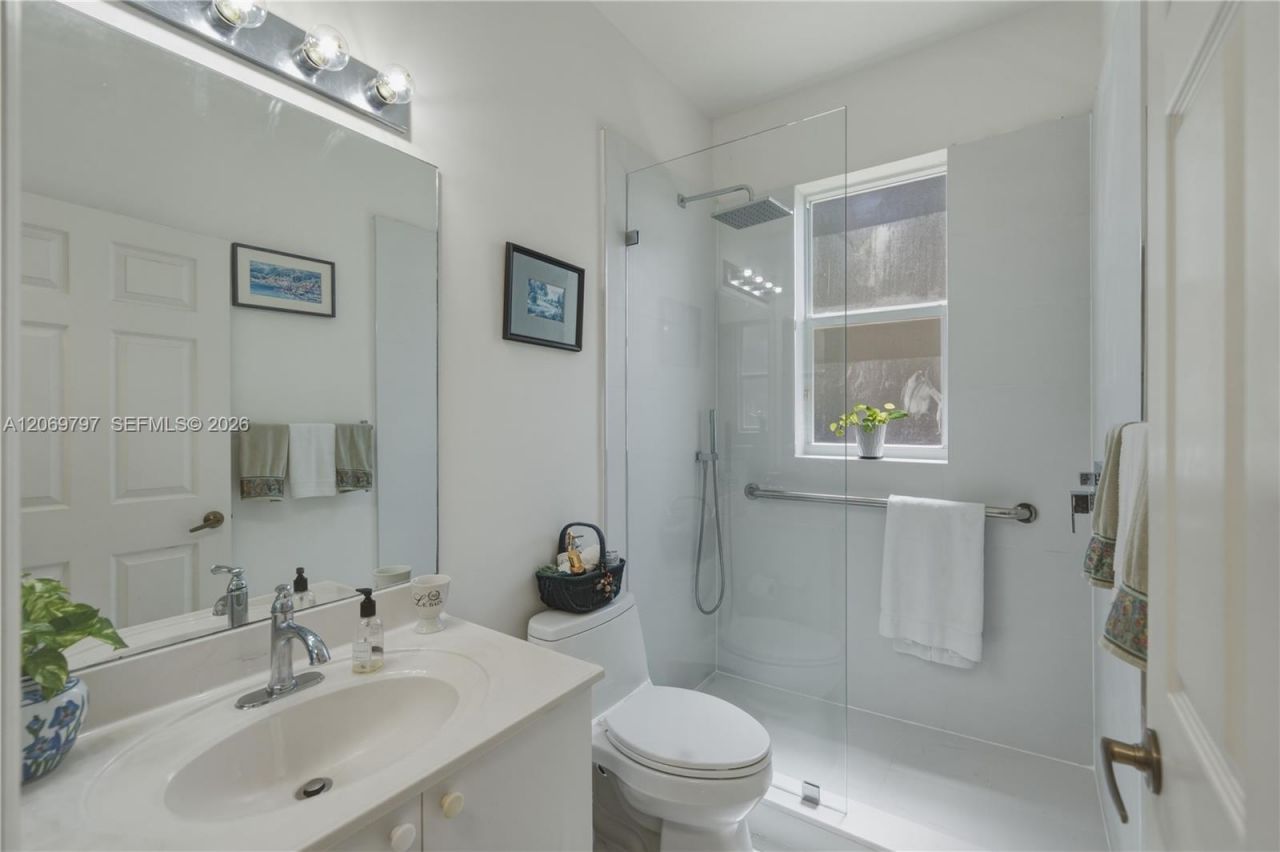 1268 NW 144th Ter, Pembroke Pines, FL 33028 Photo