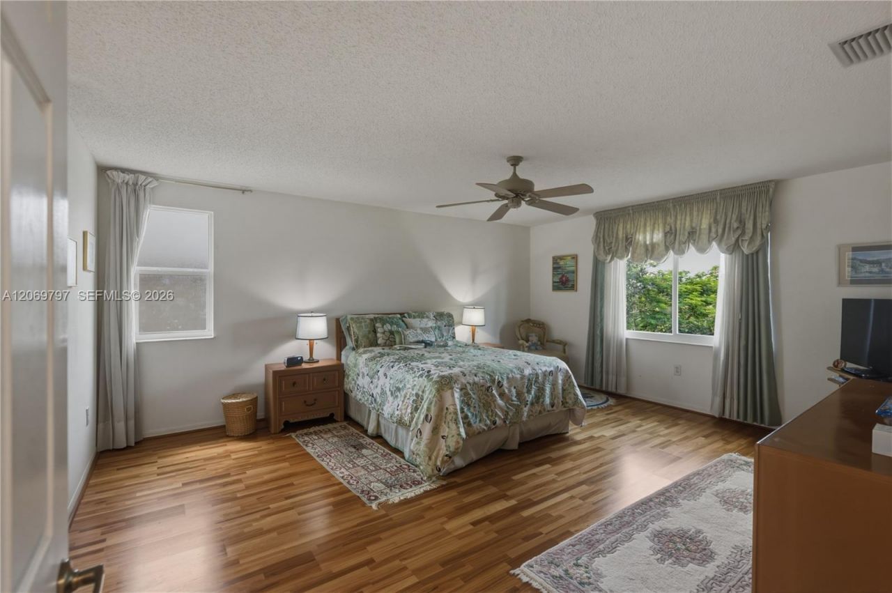 1268 NW 144th Ter, Pembroke Pines, FL 33028 Photo