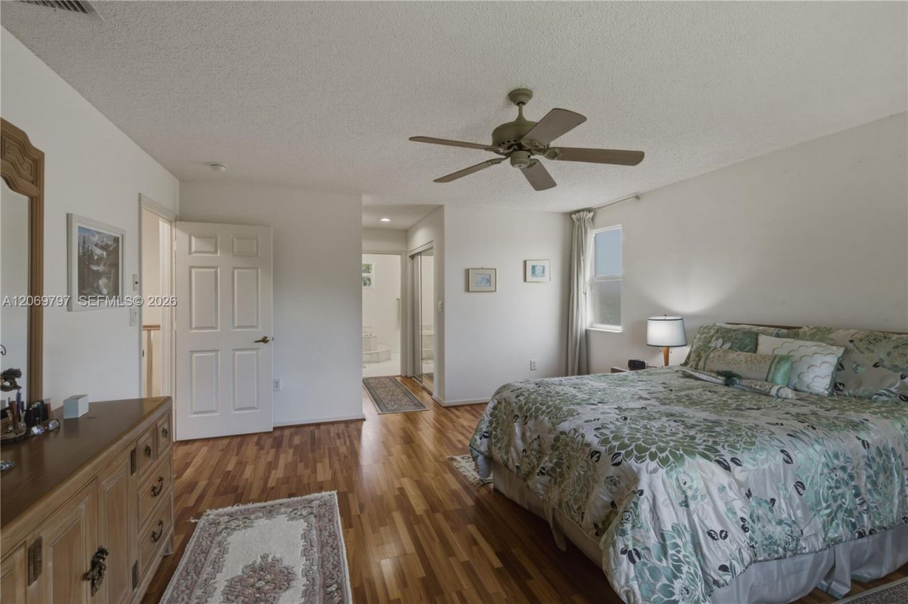 1268 NW 144th Ter, Pembroke Pines, FL 33028 Photo