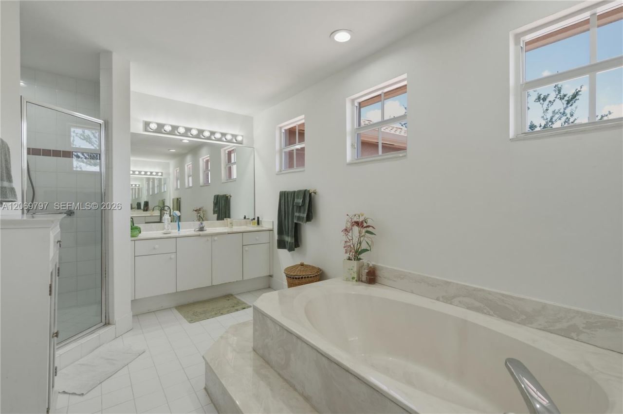 1268 NW 144th Ter, Pembroke Pines, FL 33028 Photo