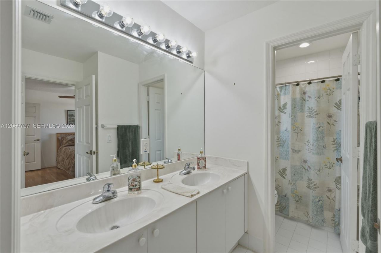 1268 NW 144th Ter, Pembroke Pines, FL 33028 Photo