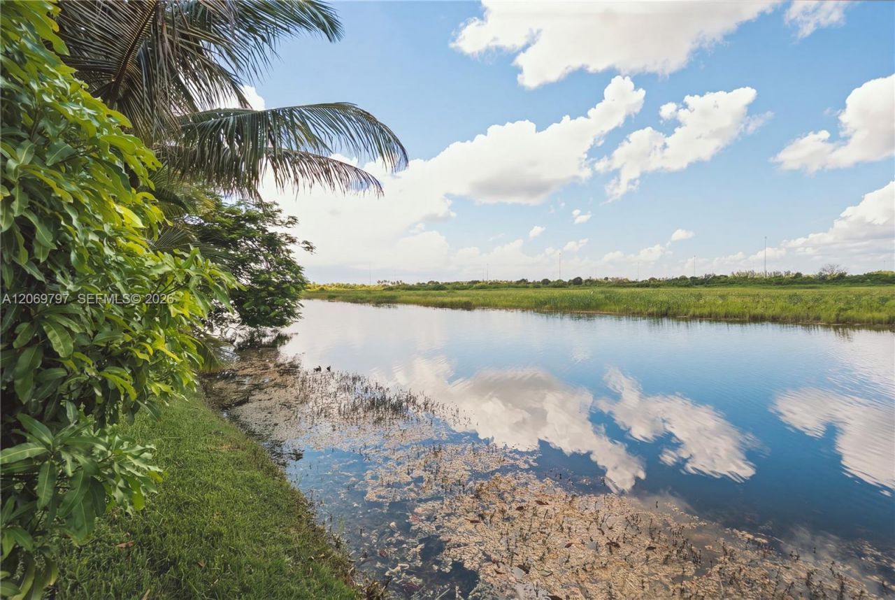 1268 NW 144th Ter, Pembroke Pines, FL 33028 Photo