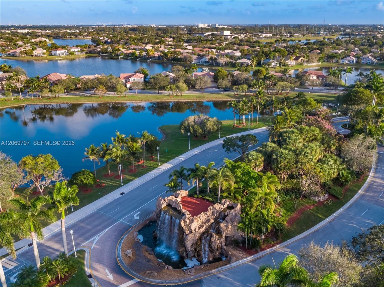 1268 NW 144th Ter, Pembroke Pines, FL 33028 Photo
