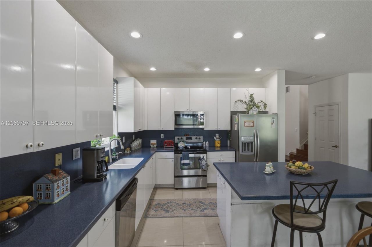 1268 NW 144th Ter, Pembroke Pines, FL 33028 Photo