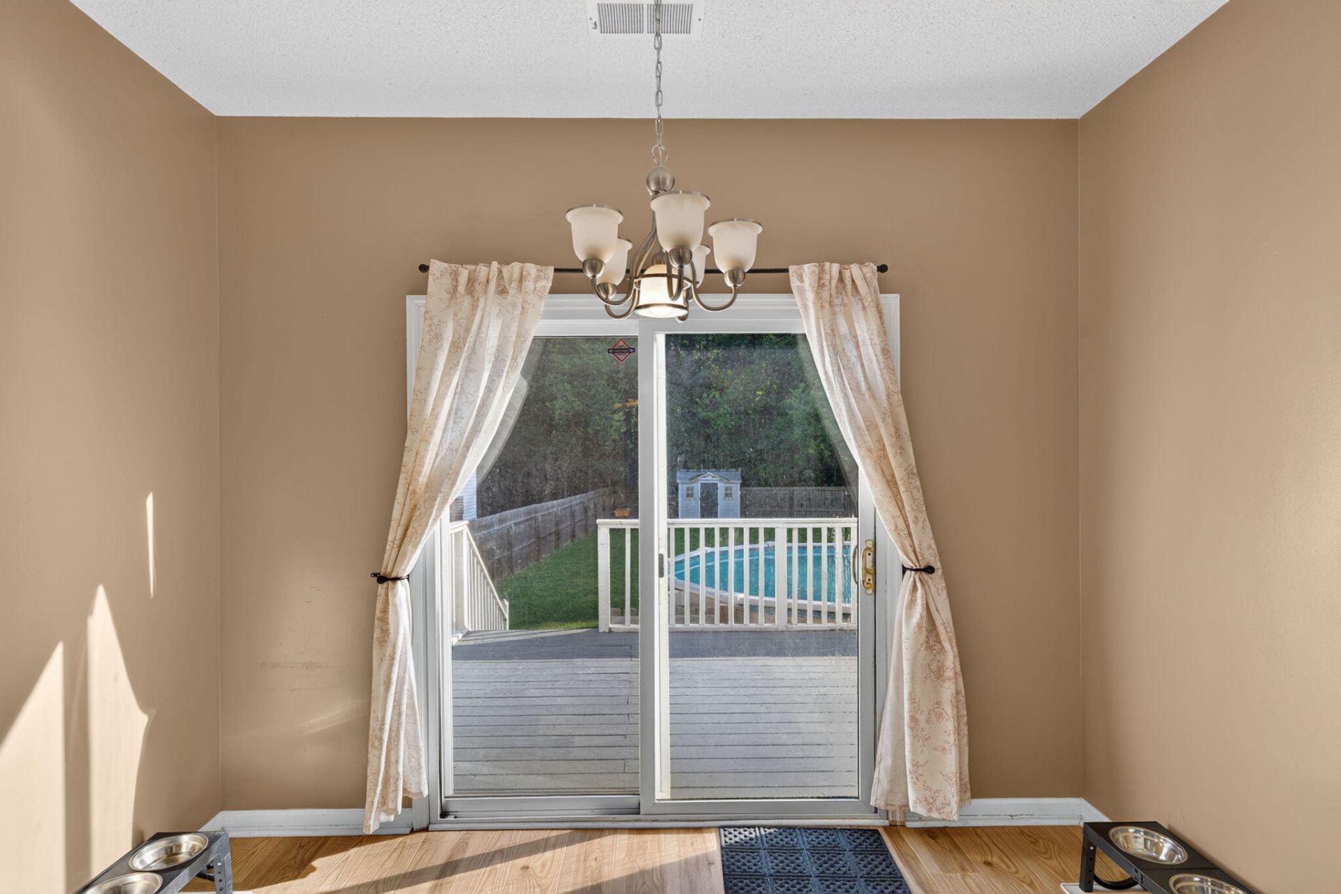 1858 Oleander Court Photo 10