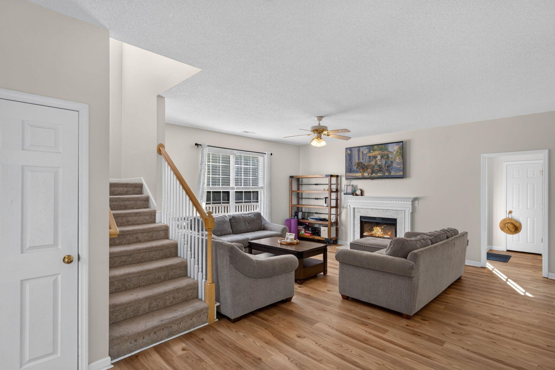 1858 Oleander Court Photo 12