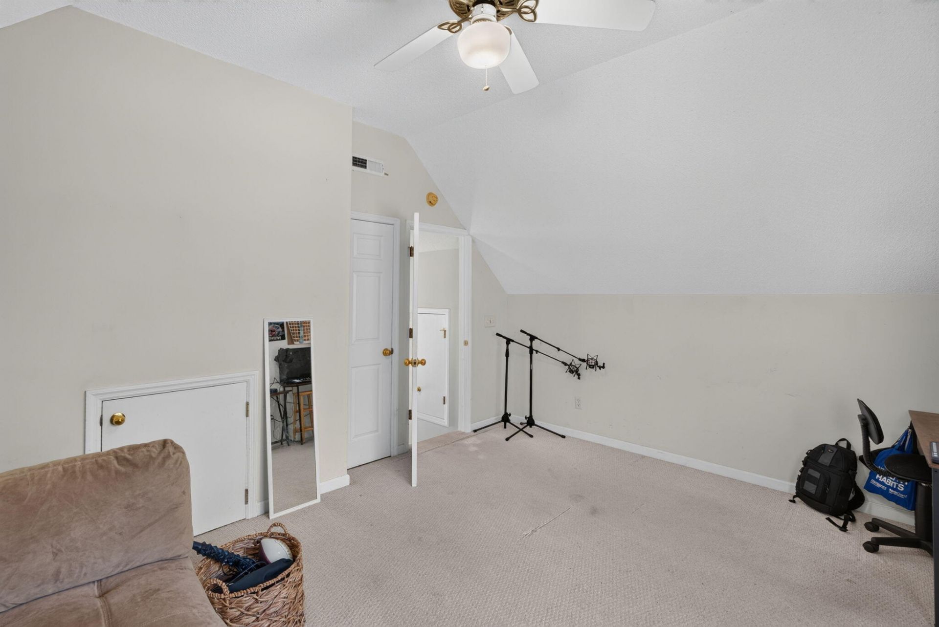 1858 Oleander Court Photo 28
