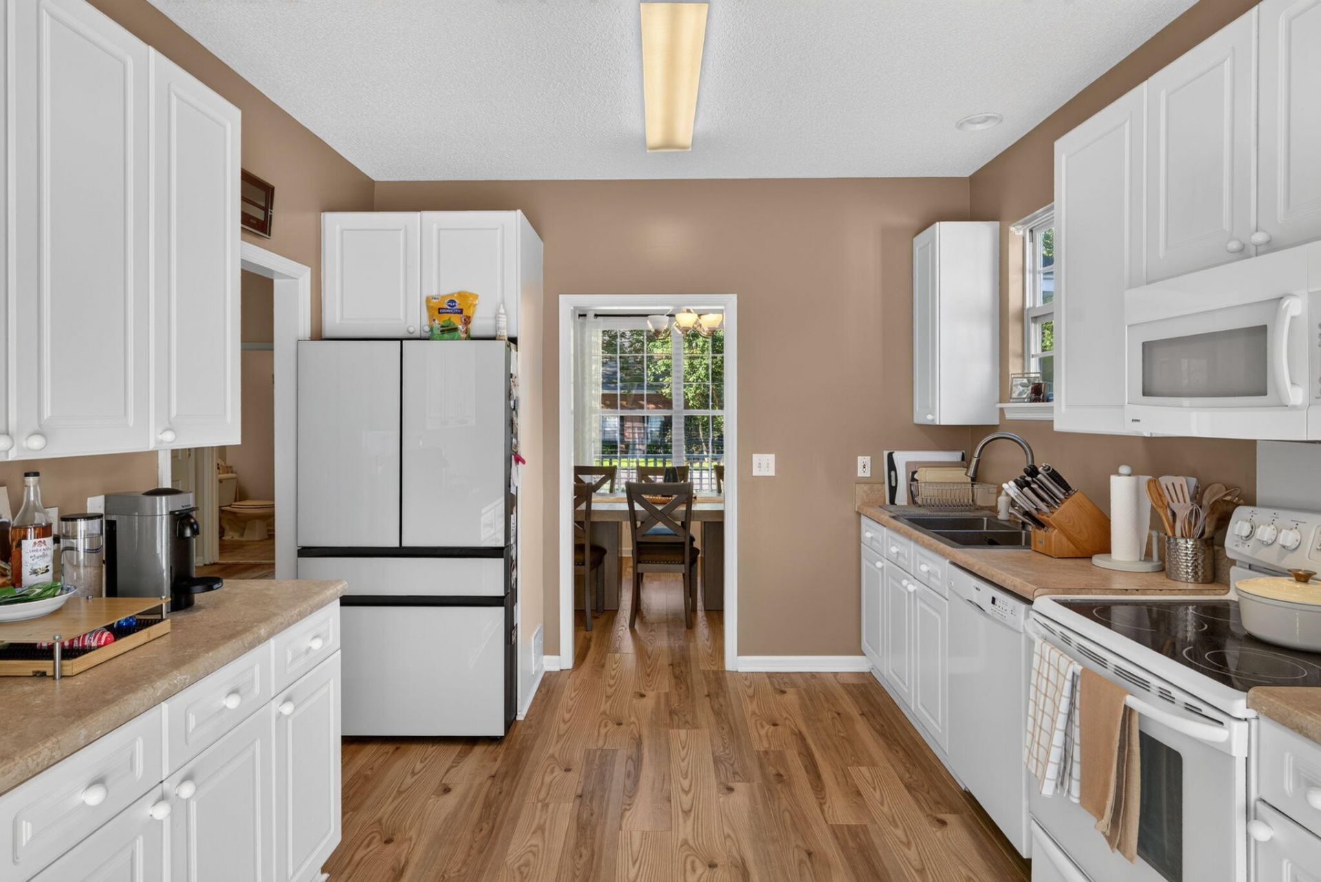 1858 Oleander Court Photo 9