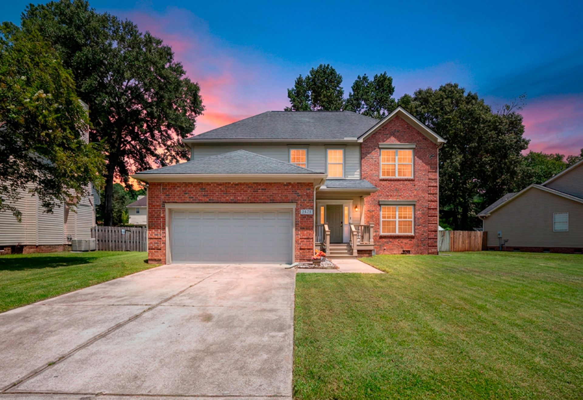 5428 Roxbury Drive Photo 2