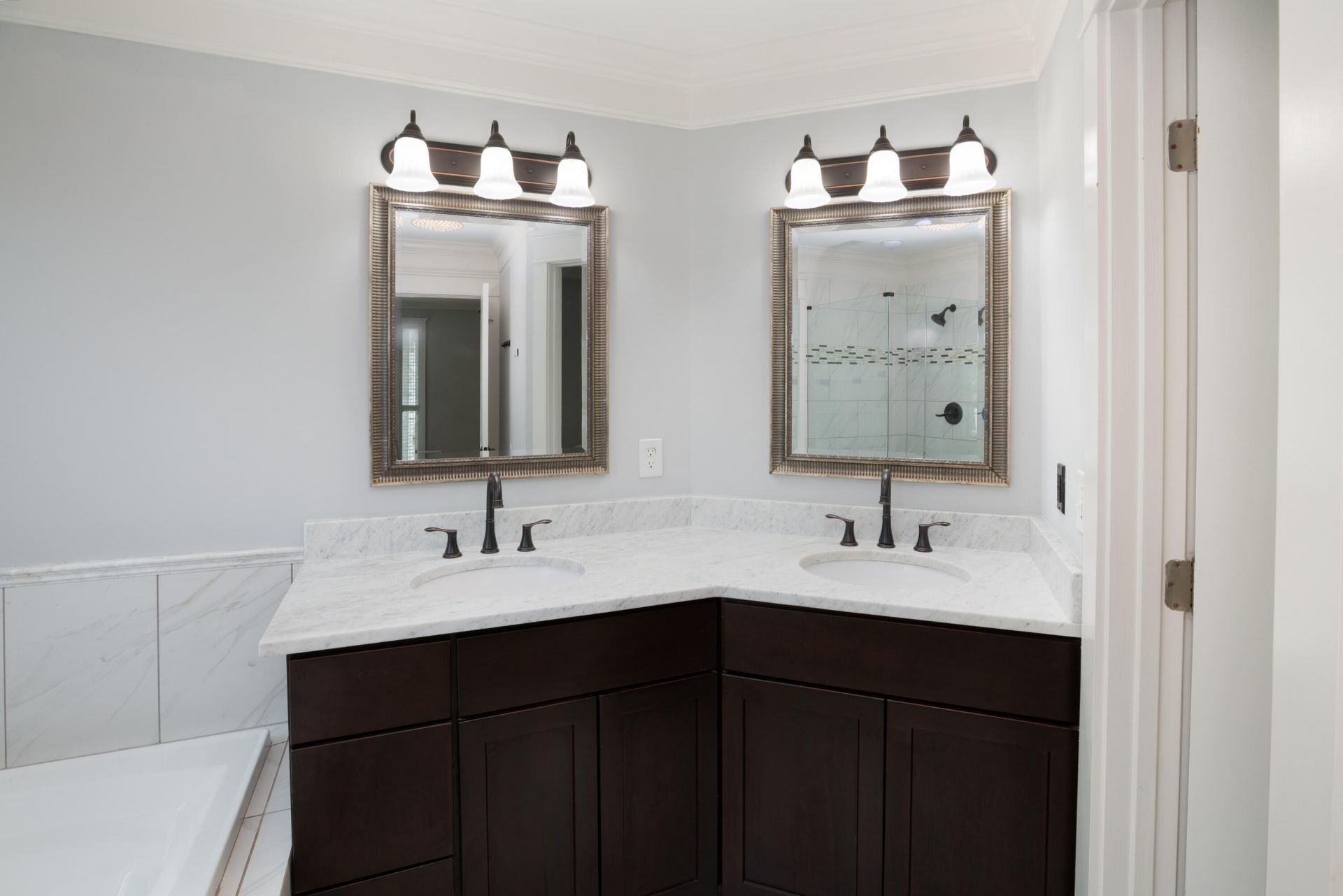 5428 Roxbury Drive Photo 28
