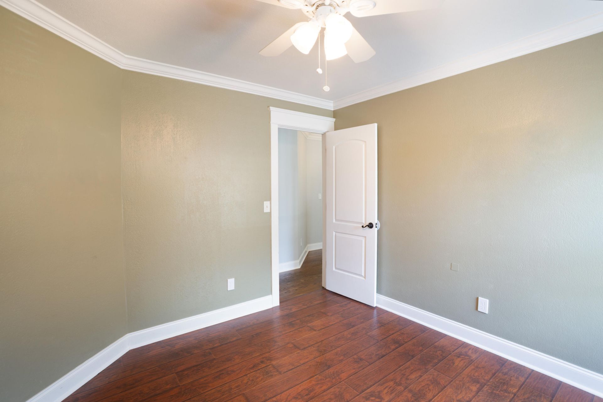 5428 Roxbury Drive Photo 32