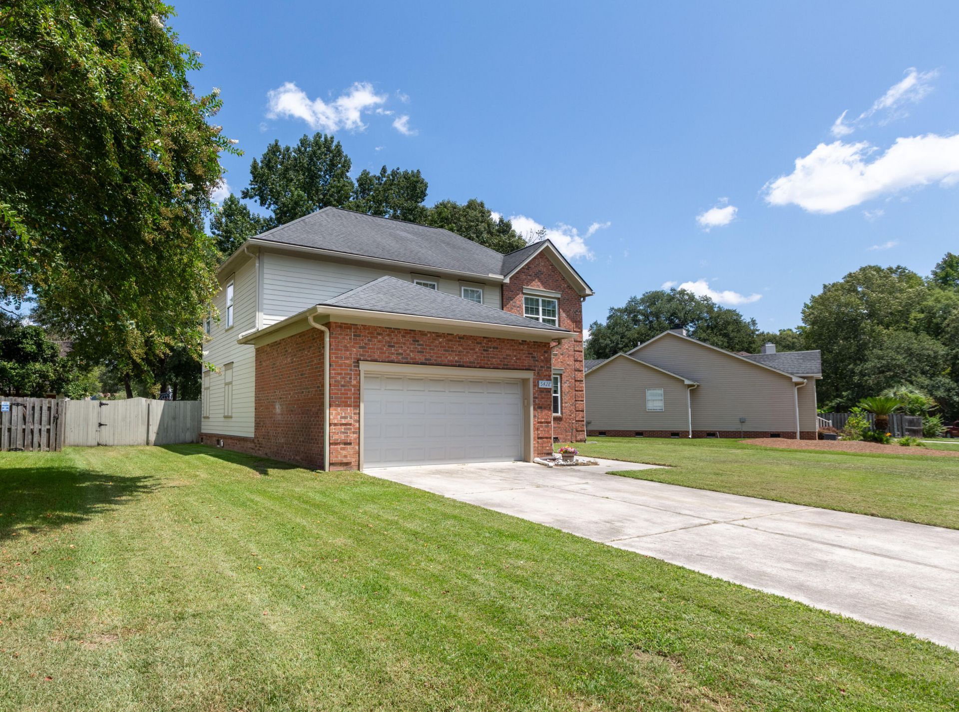 5428 Roxbury Drive Photo 5