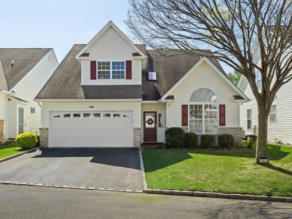 131 Constantine Way, Mount Sinai, NY 11766
