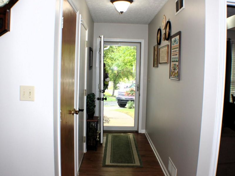 1058 Chatham Lane W, Delaware, OH 43015 Photo 7