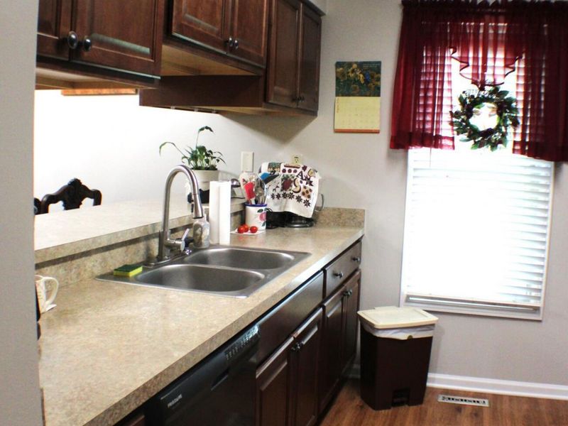 1058 Chatham Lane W, Delaware, OH 43015 Photo 8