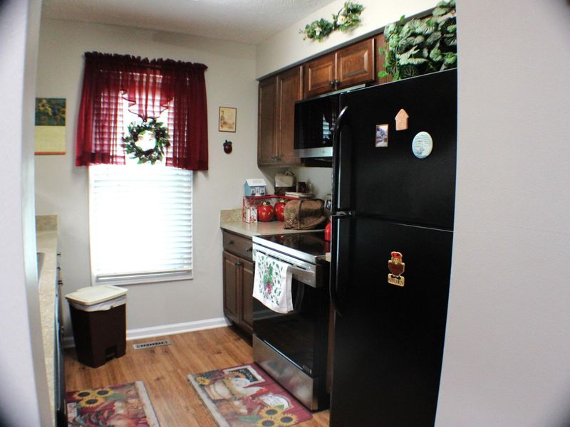 1058 Chatham Lane W, Delaware, OH 43015 Photo 9