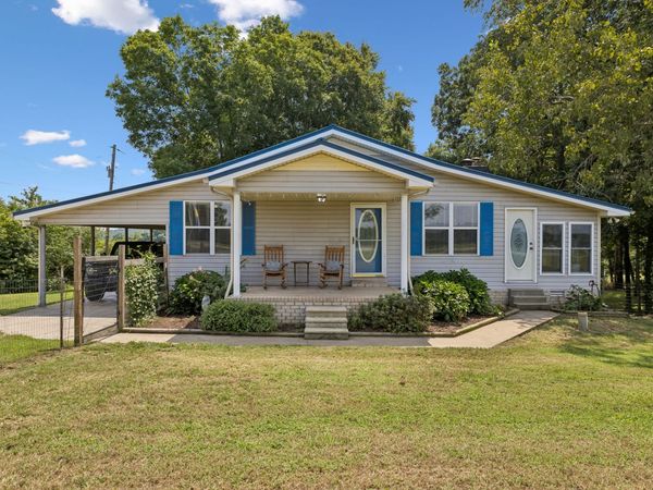 1525 E Piney Rd, Dickson, TN 37055