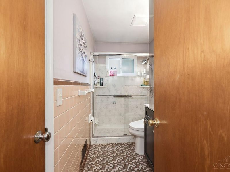 618 Ivyhill Drive, Delhi Township, OH 45238 Photo 14