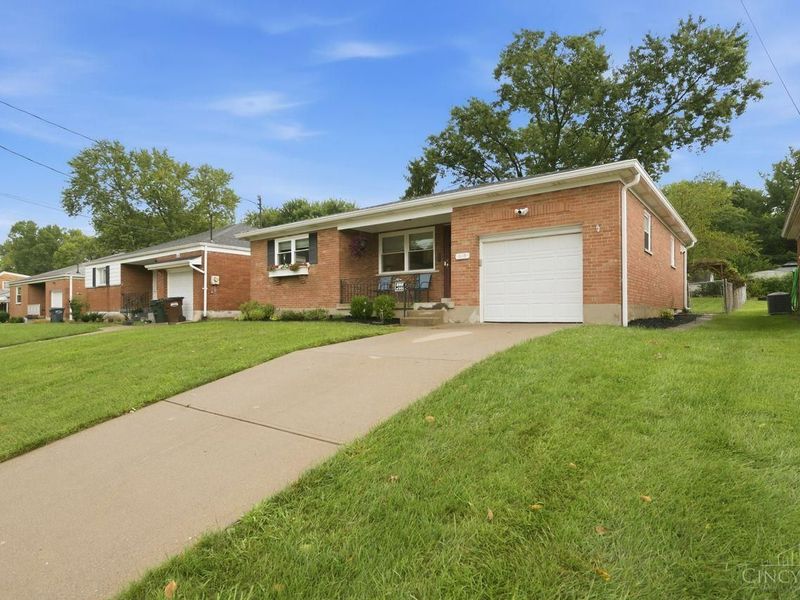 618 Ivyhill Drive, Delhi Township, OH 45238 Photo 3