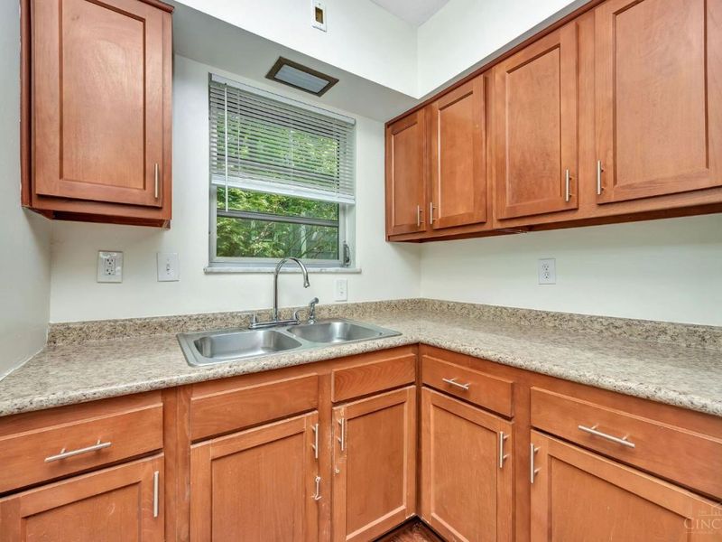 1085 Church Avenue, Glendale, OH 45246 Photo 14