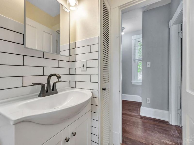 1085 Church Avenue, Glendale, OH 45246 Photo 24