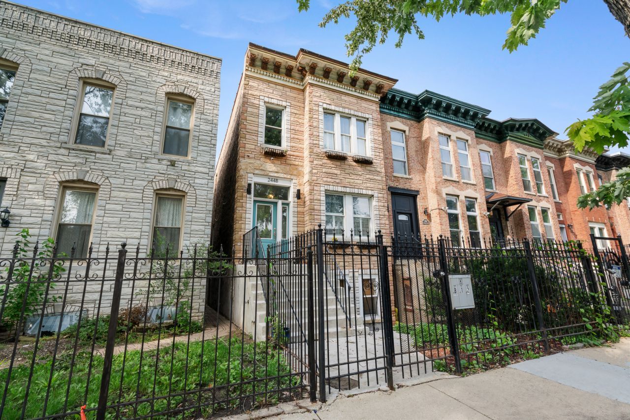 2448 W Taylor Street, Chicago, IL 60612 Main Photo