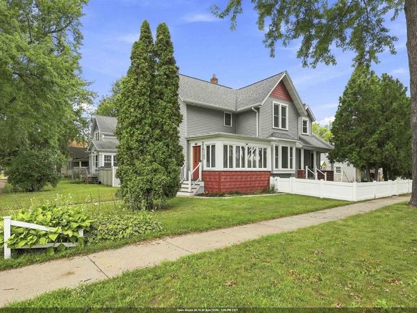 1102 W LAWRENCE STREET, Appleton, WI 54914