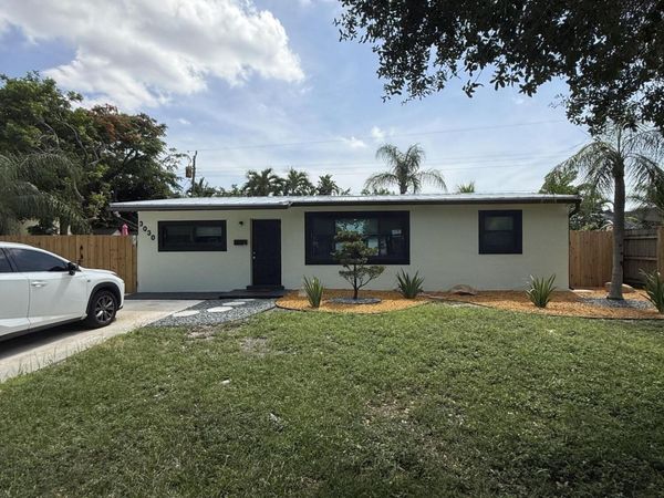 3030 NE 12TH Avenue, Pompano Beach, FL 33064