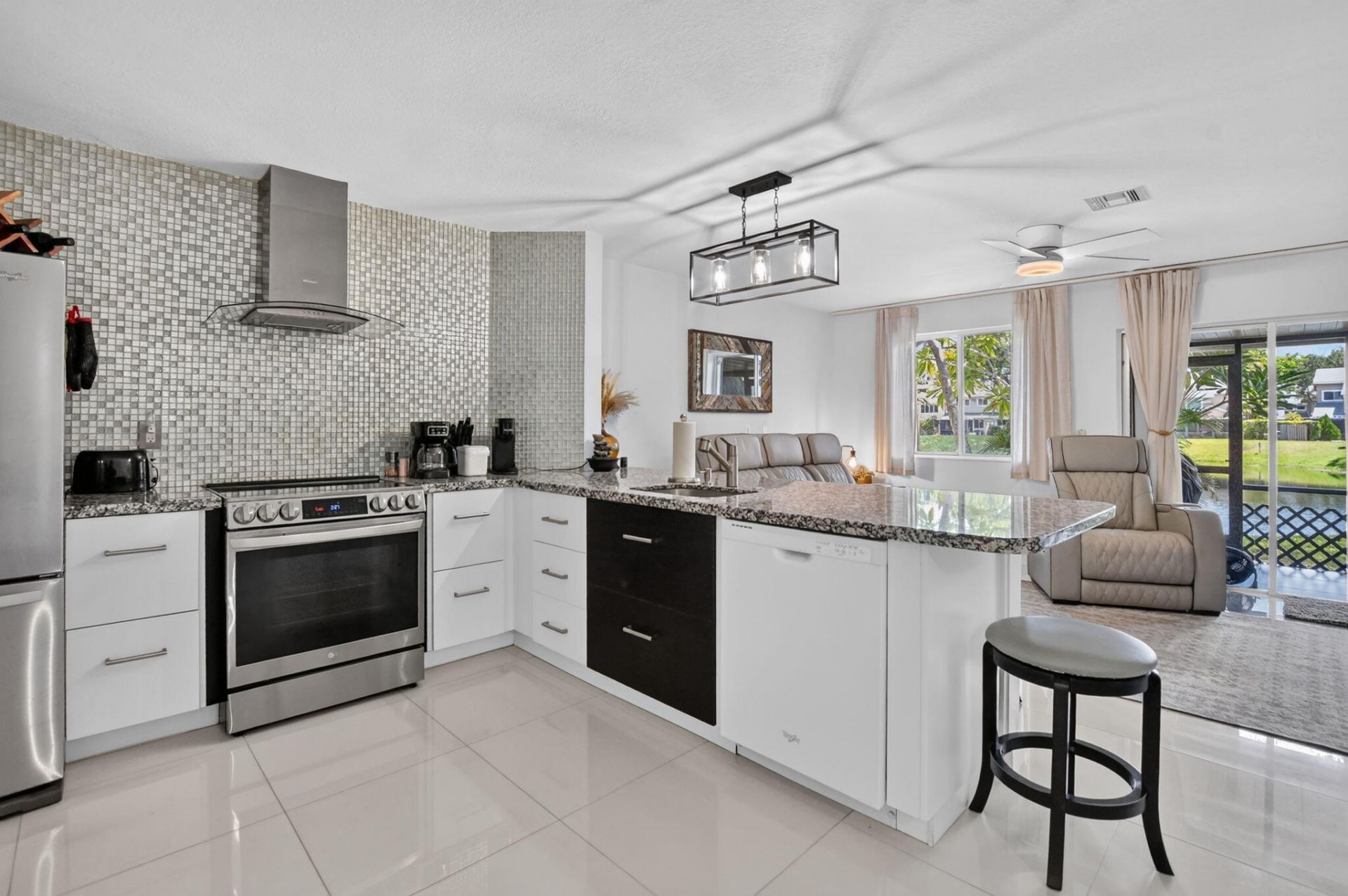 2260 Discovery Circle W, Deerfield Beach, FL 33442 Photo