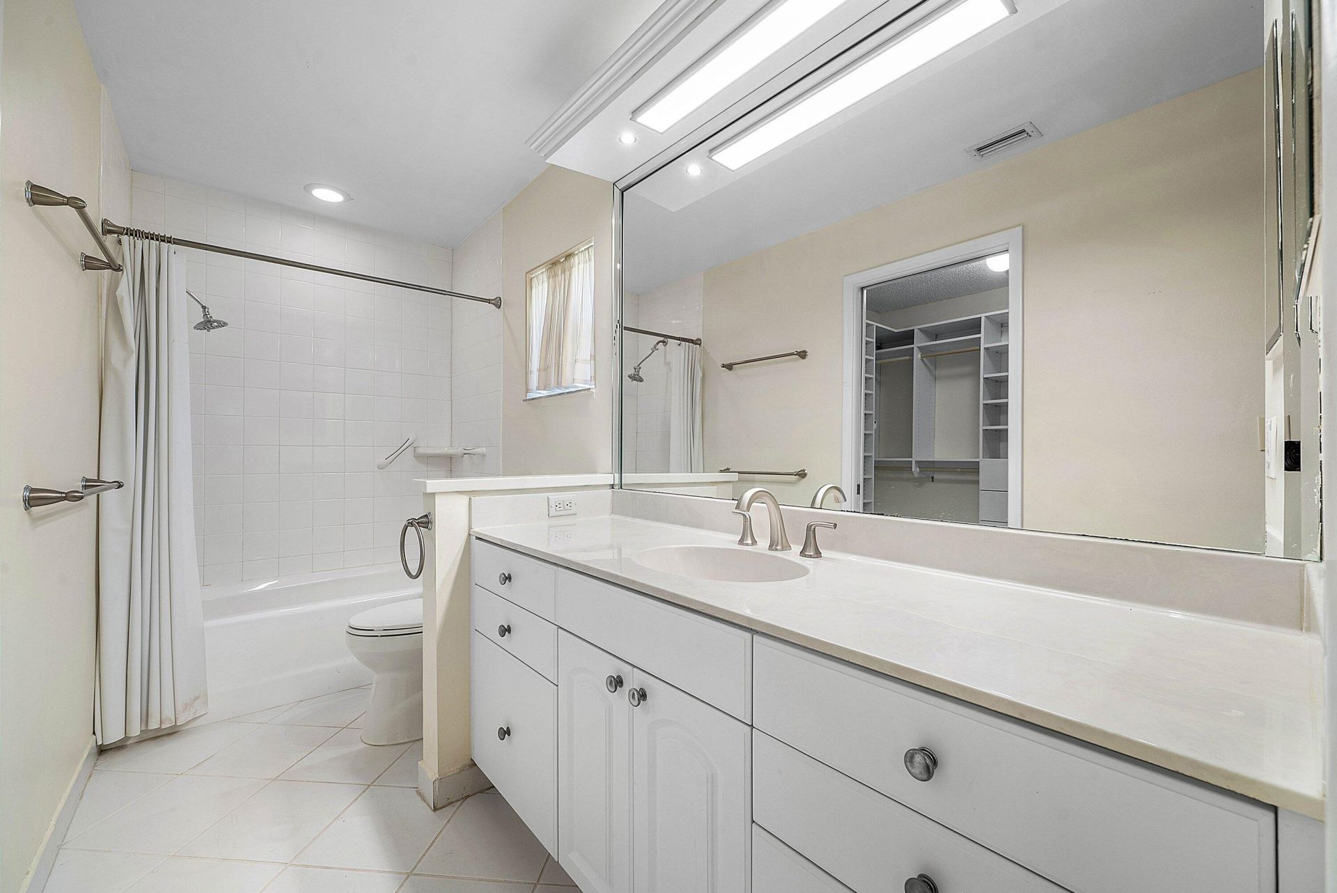 241 Del Rio Boulevard, Boca Raton, FL 33432 Photo